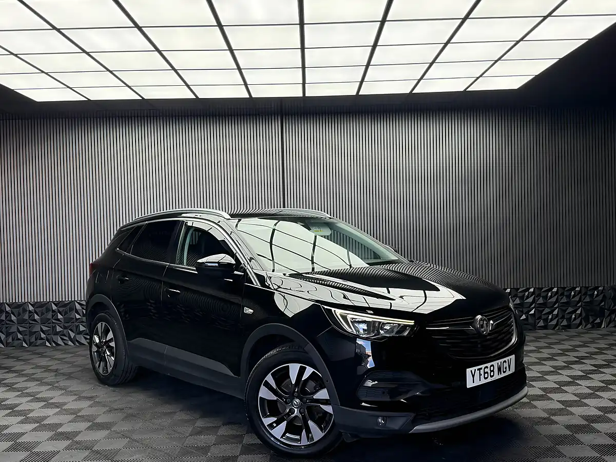 Used 2018 Vauxhall Grandland X Sport Nav Black - Interior and Exterior details 6