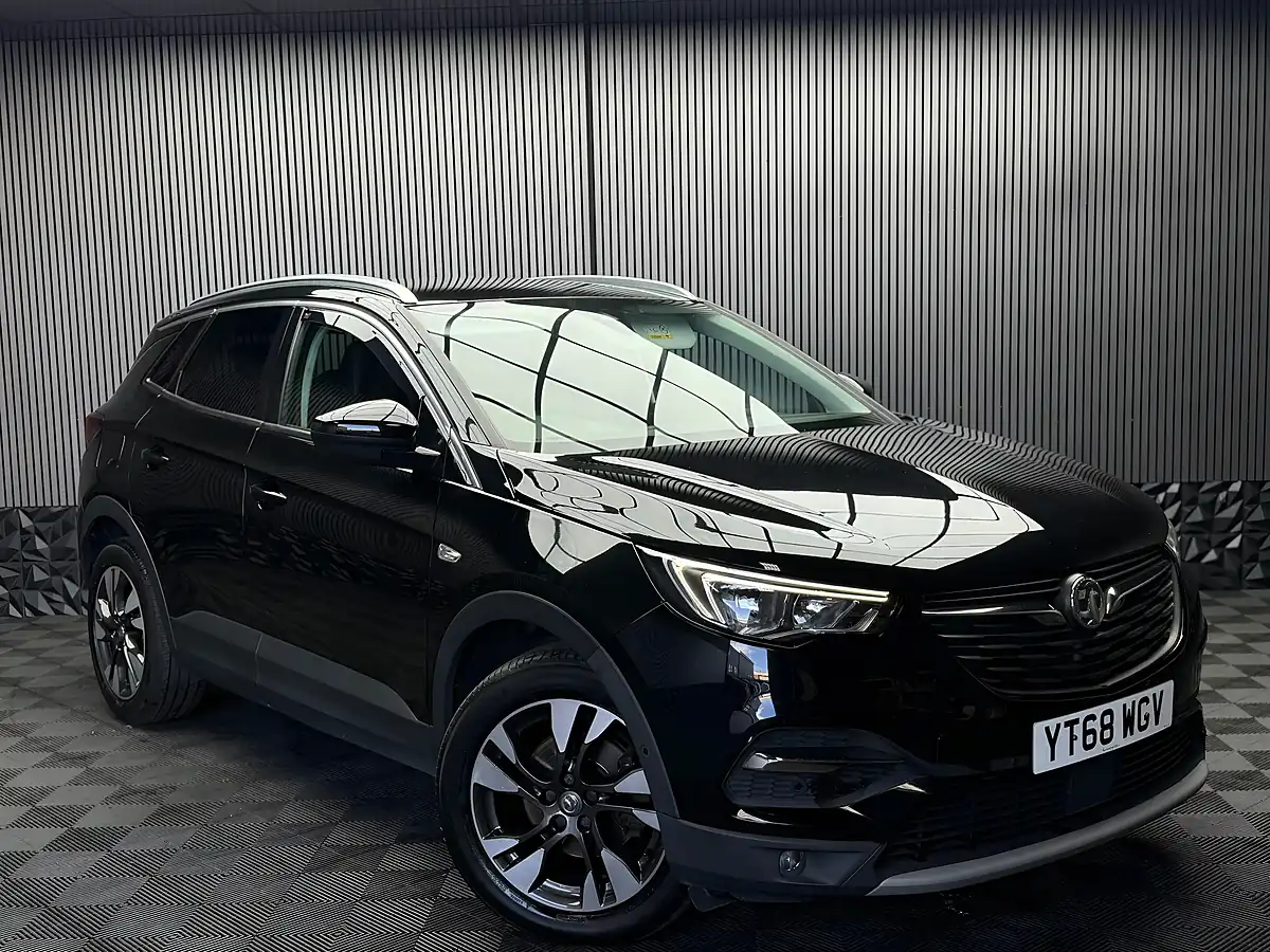 Used 2018 Vauxhall Grandland X Sport Nav Black - Interior and Exterior details 7