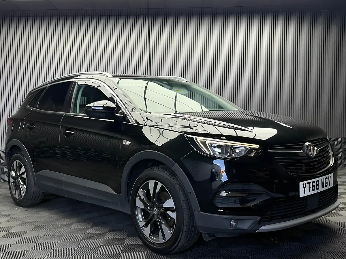 Used 2018 Vauxhall Grandland X Sport Nav Black - Interior and Exterior details 8