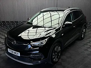 Used 2018 Vauxhall Grandland X Sport Nav Black - Interior and Exterior details 9