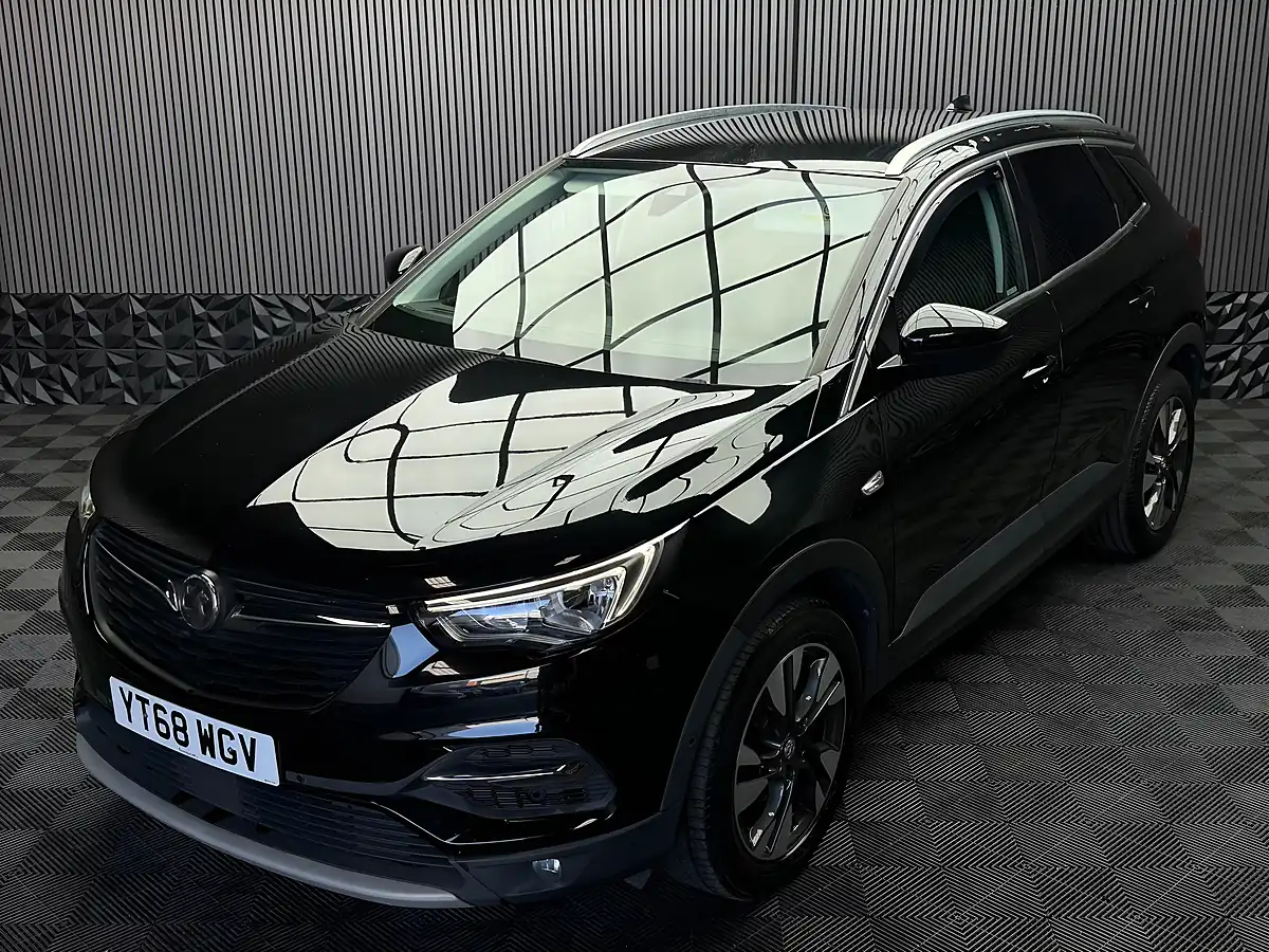Used 2018 Vauxhall Grandland X Sport Nav Black - Interior and Exterior details 9