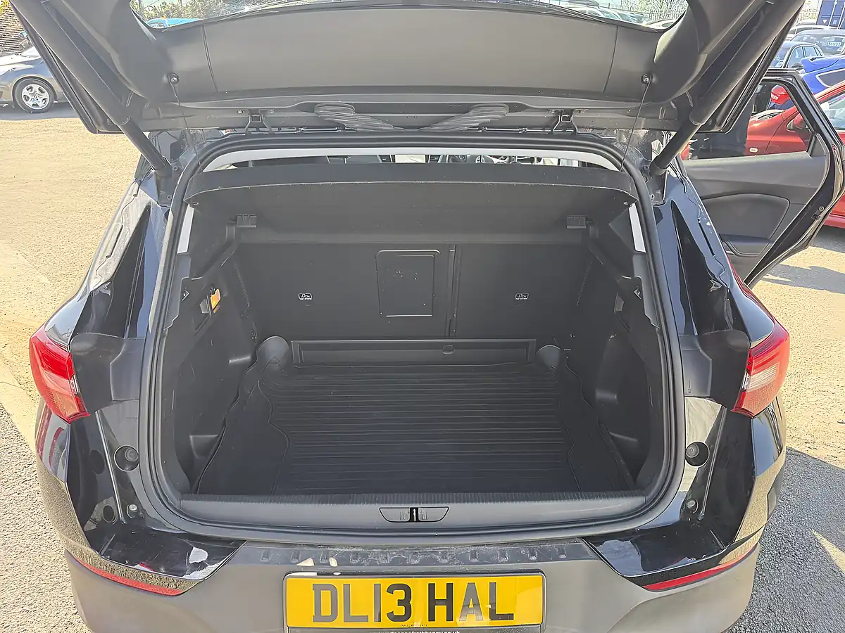 Used 2018 Vauxhall Grandland X Sport Nav Black - Interior and Exterior details 15