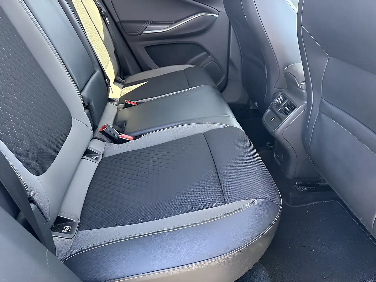Used 2018 Vauxhall Grandland X Sport Nav Black - Interior and Exterior details 19