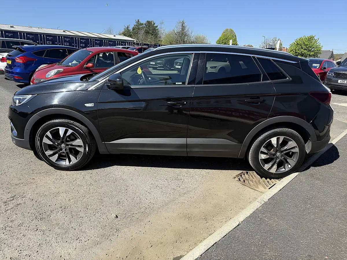 Used 2018 Vauxhall Grandland X Sport Nav Black - Interior and Exterior details 6