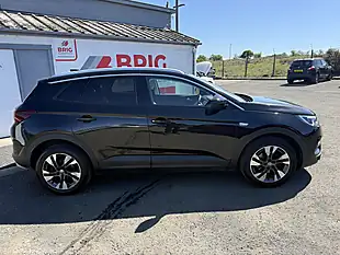Used 2018 Vauxhall Grandland X Sport Nav Black - Interior and Exterior details 7