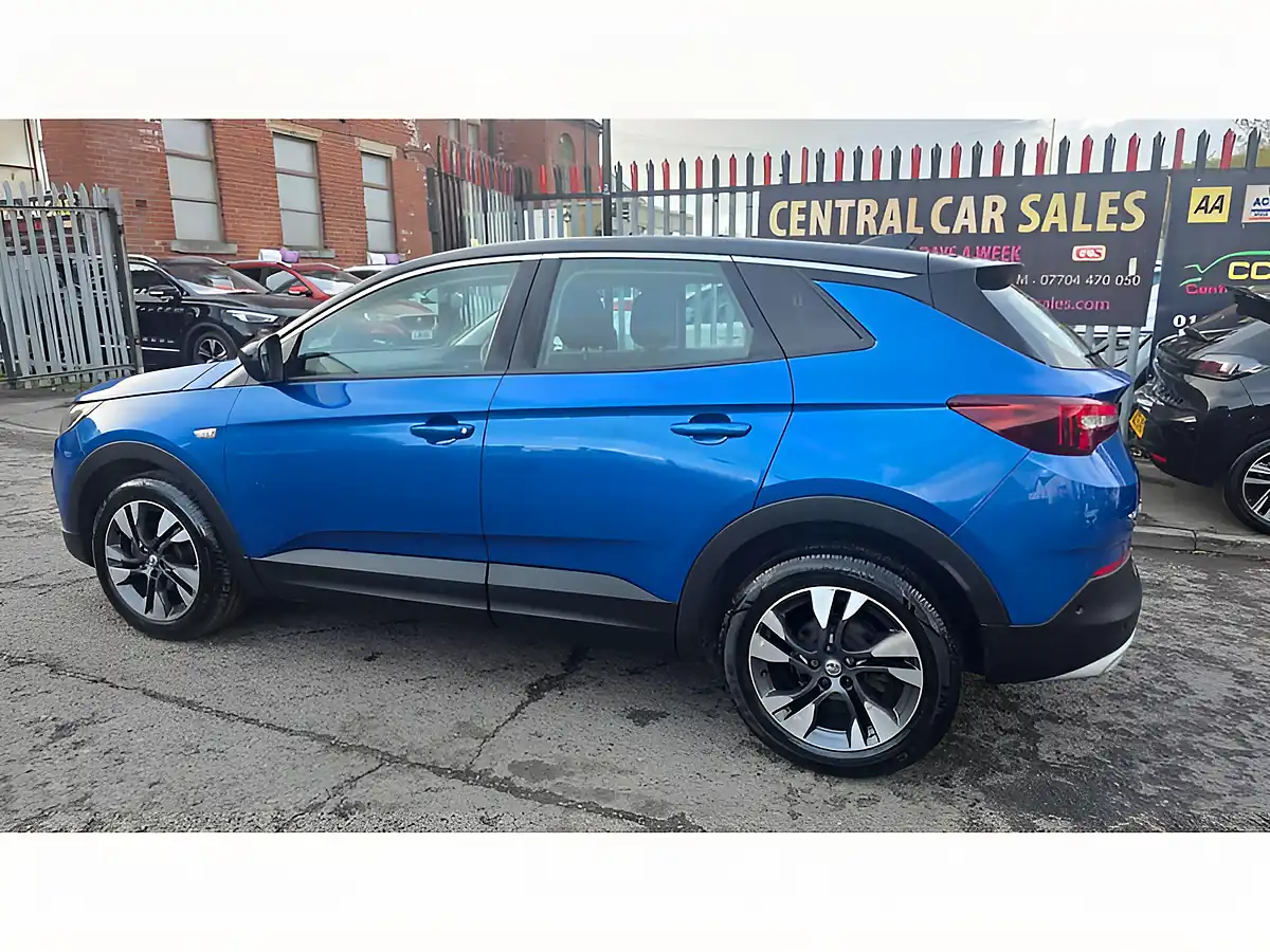 Used 2018 Vauxhall Grandland X Sport Nav Blue - Interior and Exterior details 12