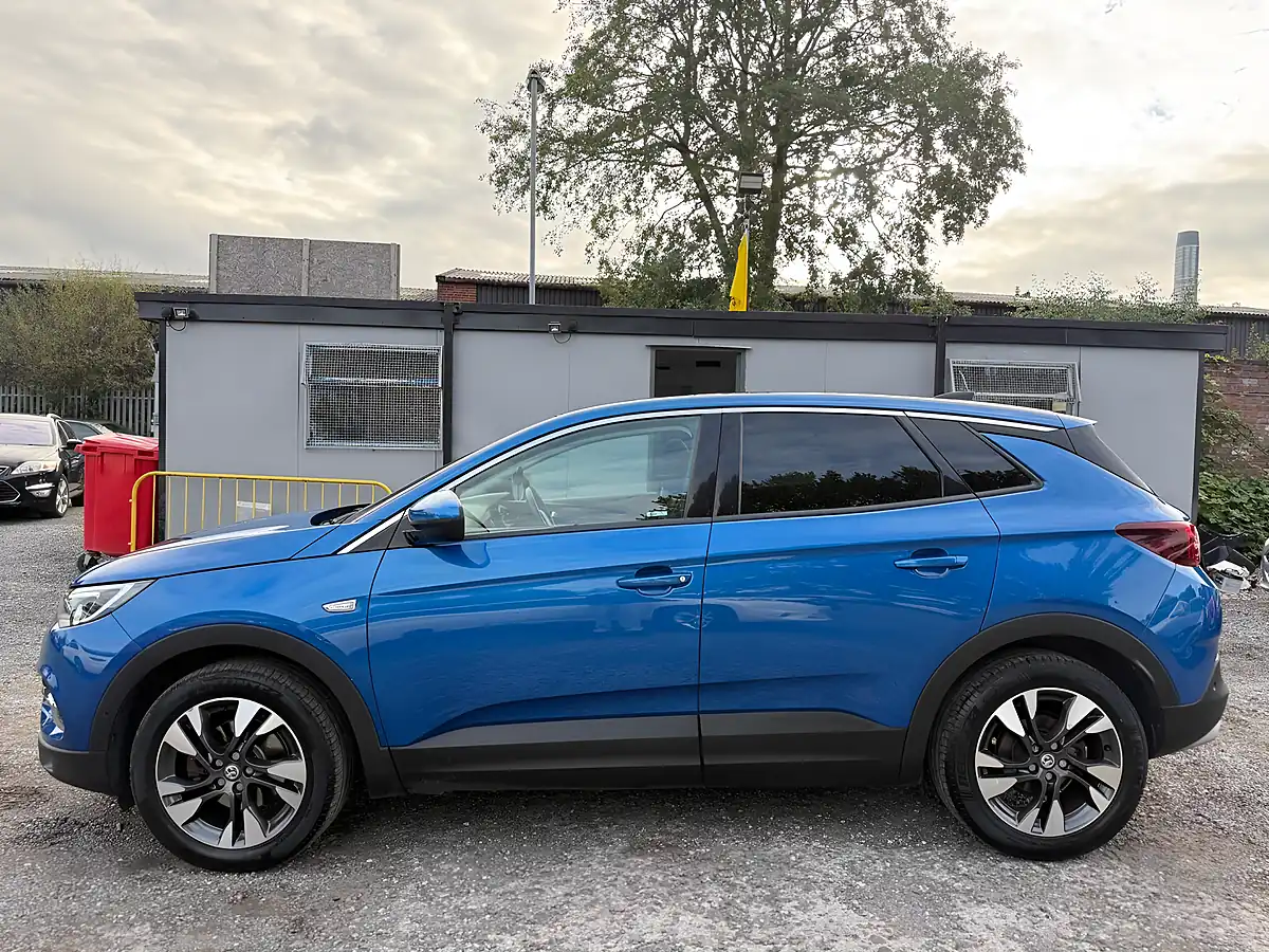 Used 2018 Vauxhall Grandland X Sport Nav Blue - Interior and Exterior details 4