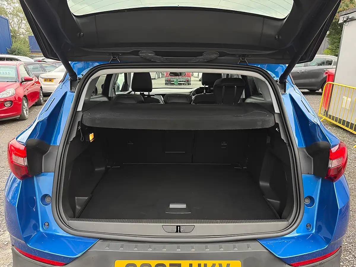 Used 2018 Vauxhall Grandland X Sport Nav Blue - Interior and Exterior details 7