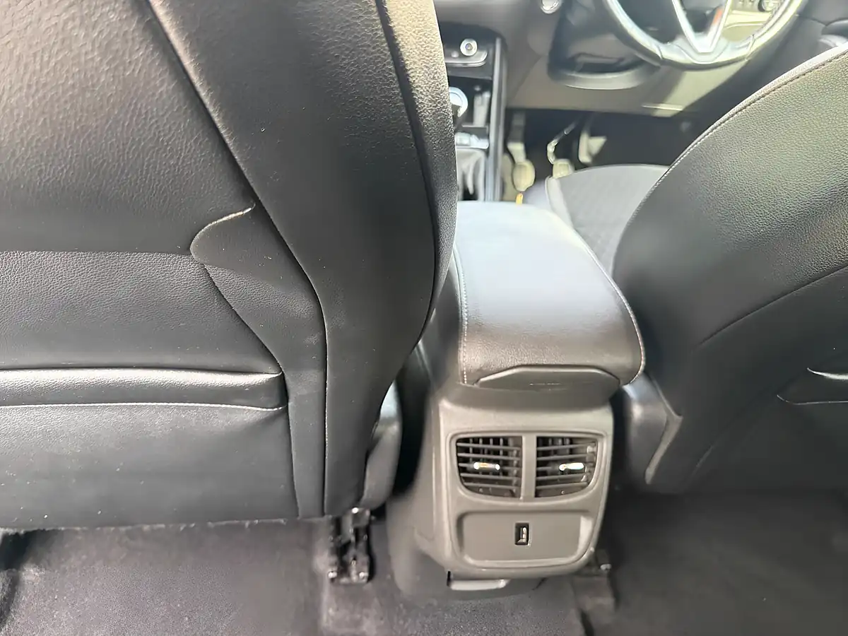 Used 2018 Vauxhall Grandland X Sport Nav Blue - Interior and Exterior details 13