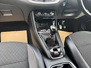 Used 2018 Vauxhall Grandland X Sport Nav Blue - Interior and Exterior details 15