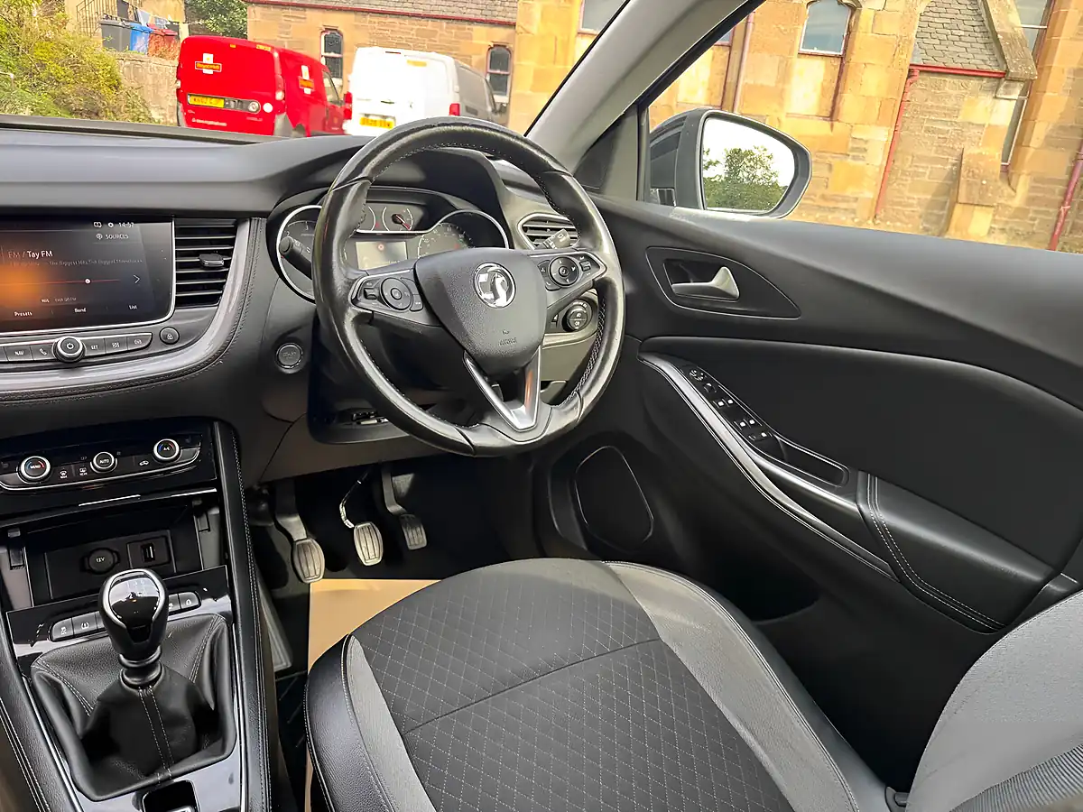 Used 2018 Vauxhall Grandland X Sport Nav Blue - Interior and Exterior details 16