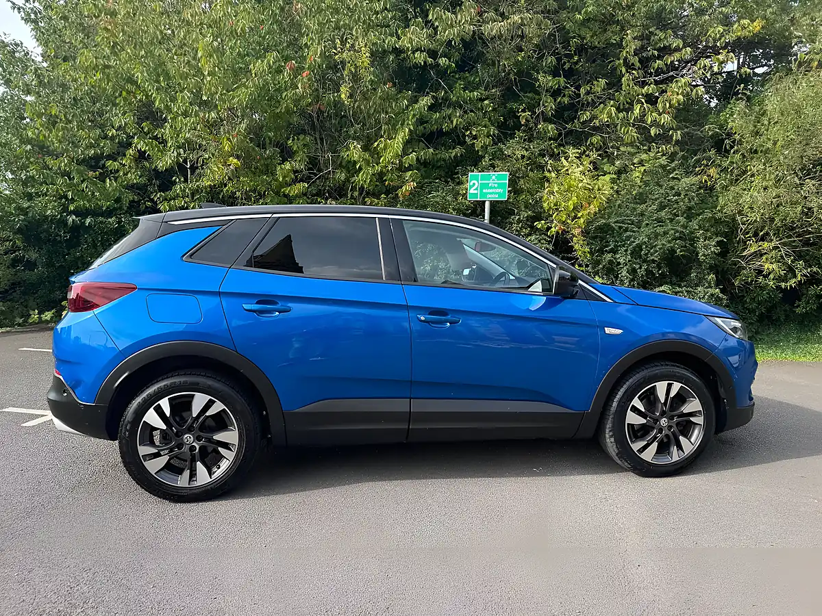Used 2018 Vauxhall Grandland X Sport Nav Blue - Interior and Exterior details 5