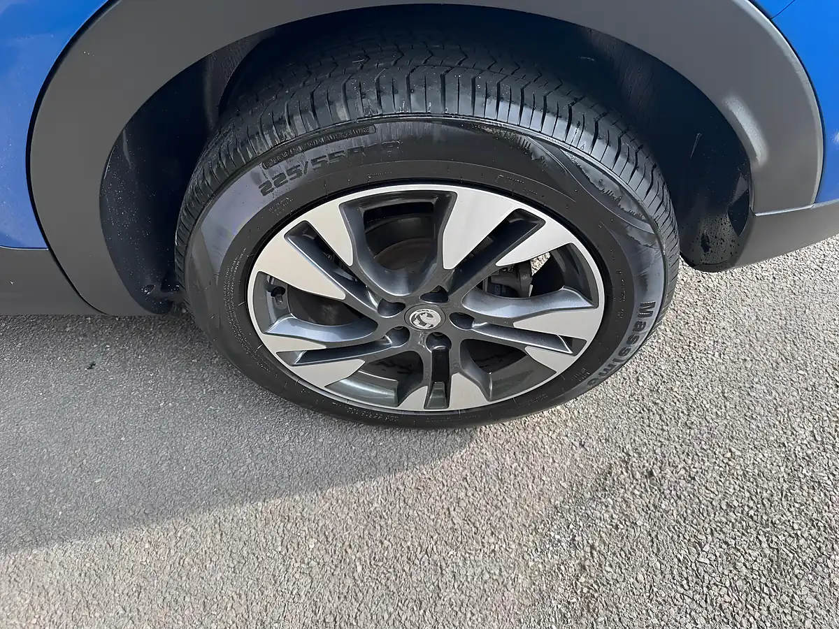 Used 2018 Vauxhall Grandland X Sport Nav Blue - Interior and Exterior details 7