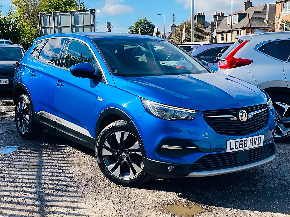 Used 2018 Vauxhall Grandland X Sport Nav Blue - Front View