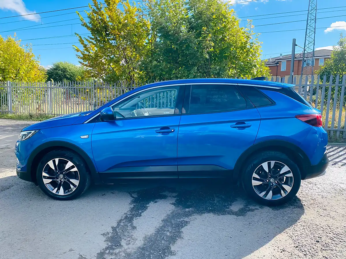 Used 2018 Vauxhall Grandland X Sport Nav Blue - Interior and Exterior details 10