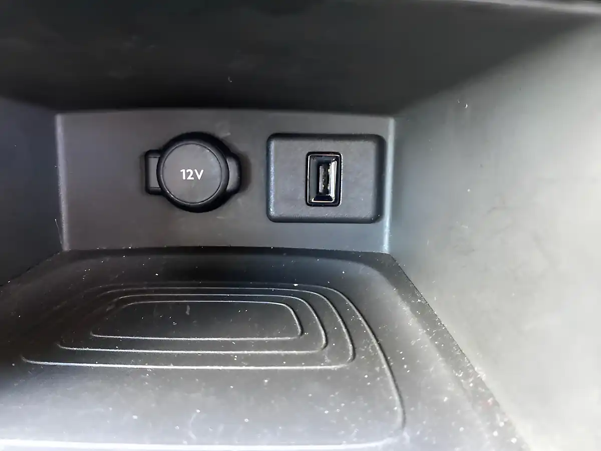 Used 2018 Vauxhall Grandland X Sport Nav Blue - Interior and Exterior details 17