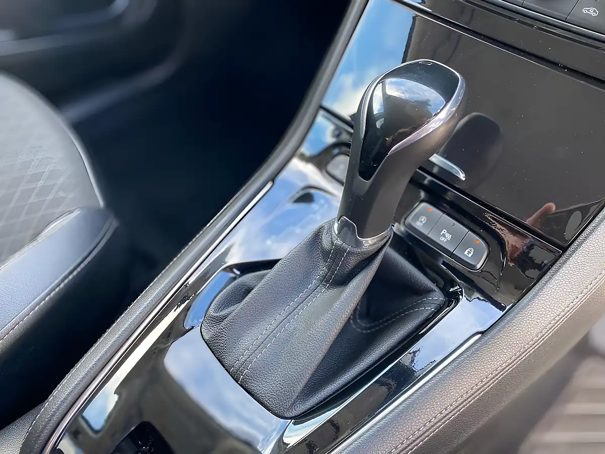 Used 2018 Vauxhall Grandland X Sport Nav Blue - Interior and Exterior details 4