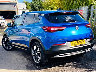 Used 2018 Vauxhall Grandland X Sport Nav Blue - Interior and Exterior details 9