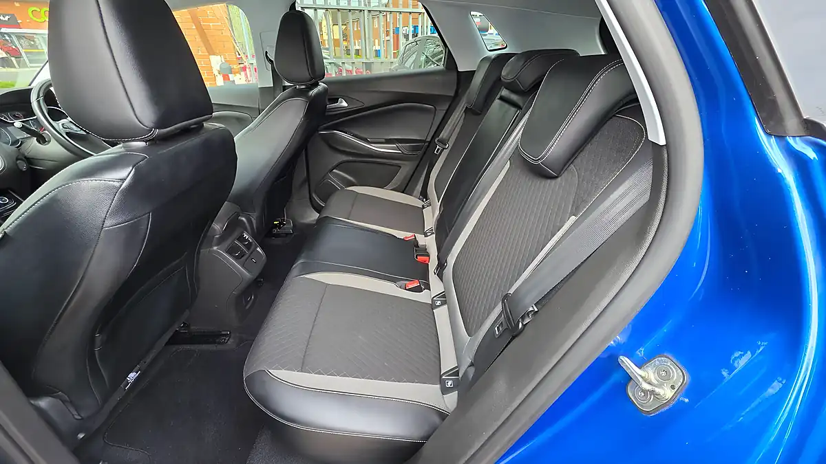 Used 2018 Vauxhall Grandland X Sport Nav Blue - Interior and Exterior details 16