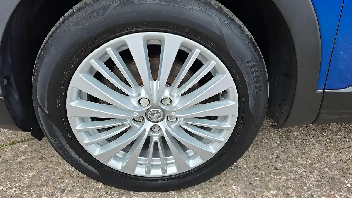 Used 2018 Vauxhall Grandland X Sport Nav Blue - Interior and Exterior details 19