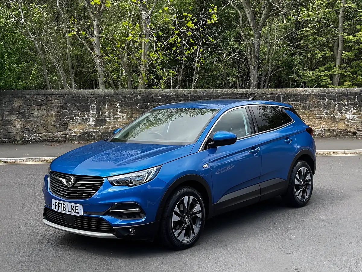 Used 2018 Vauxhall Grandland X Sport Nav Blue - Front View