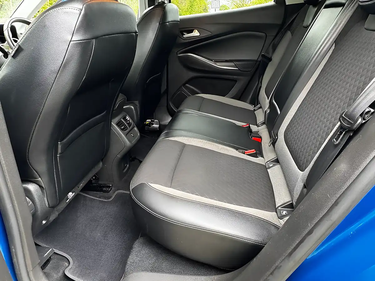 Used 2018 Vauxhall Grandland X Sport Nav Blue - Interior and Exterior details 10