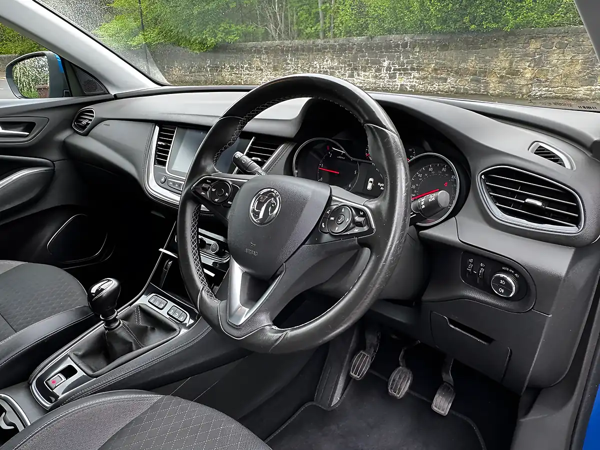 Used 2018 Vauxhall Grandland X Sport Nav Blue - Interior and Exterior details 12