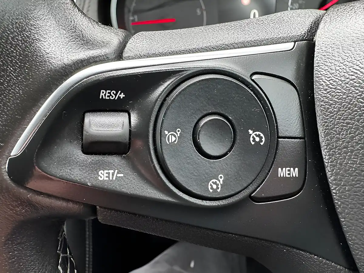 Used 2018 Vauxhall Grandland X Sport Nav Blue - Interior and Exterior details 20