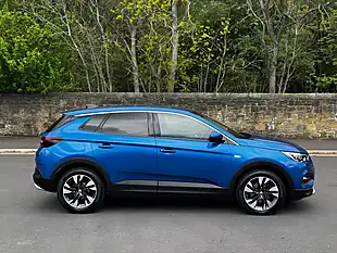 Used 2018 Vauxhall Grandland X Sport Nav Blue - Interior and Exterior details 3