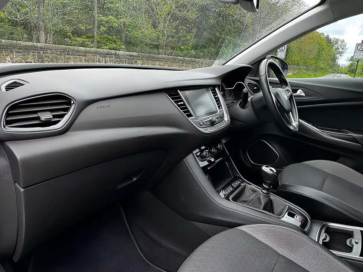 Used 2018 Vauxhall Grandland X Sport Nav Blue - Interior and Exterior details 4