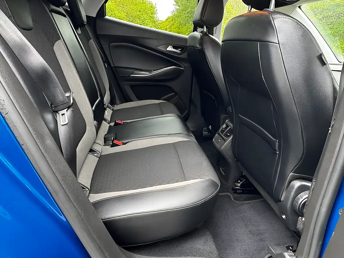 Used 2018 Vauxhall Grandland X Sport Nav Blue - Interior and Exterior details 8