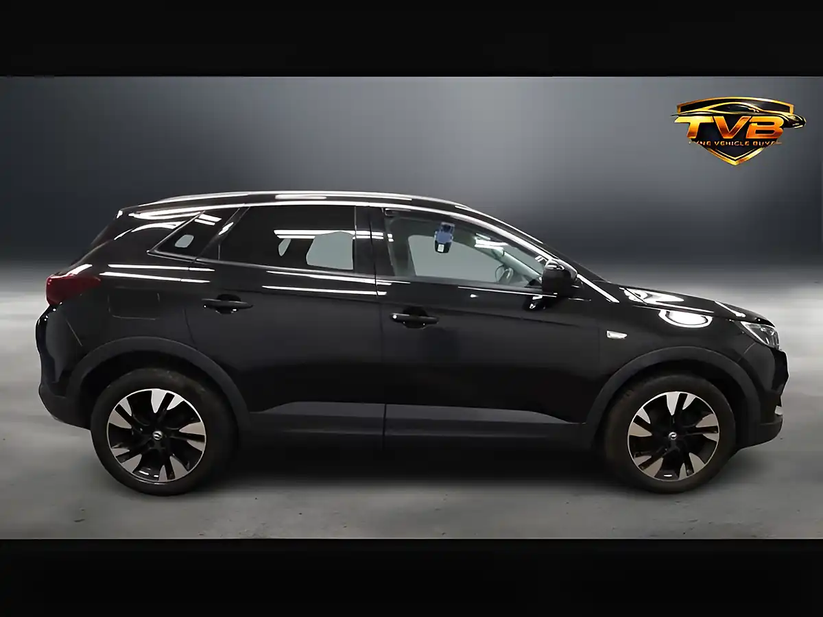 Used 2018 Vauxhall Grandland X Sport Nav Diamond Black - Interior and Exterior details 2