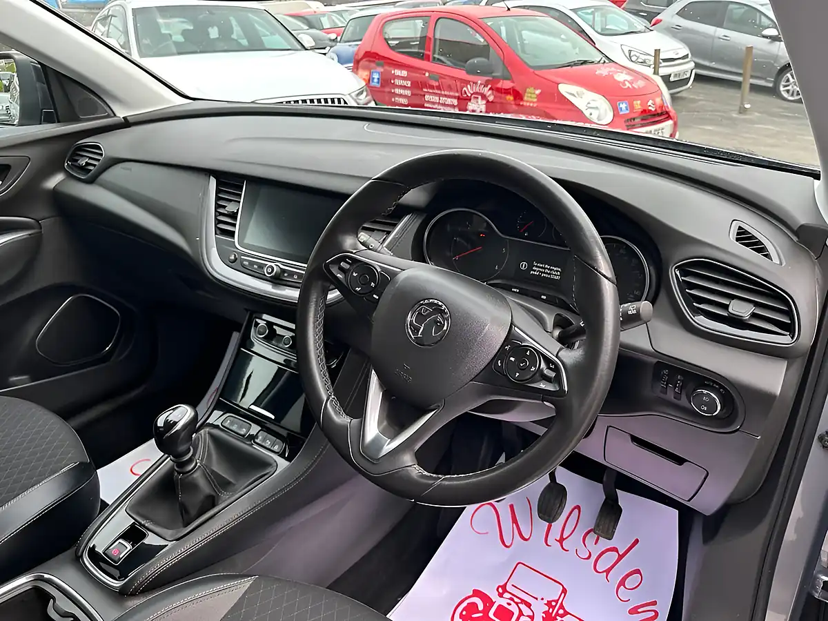 Used 2018 Vauxhall Grandland X Sport Nav Grey - Interior and Exterior details 11