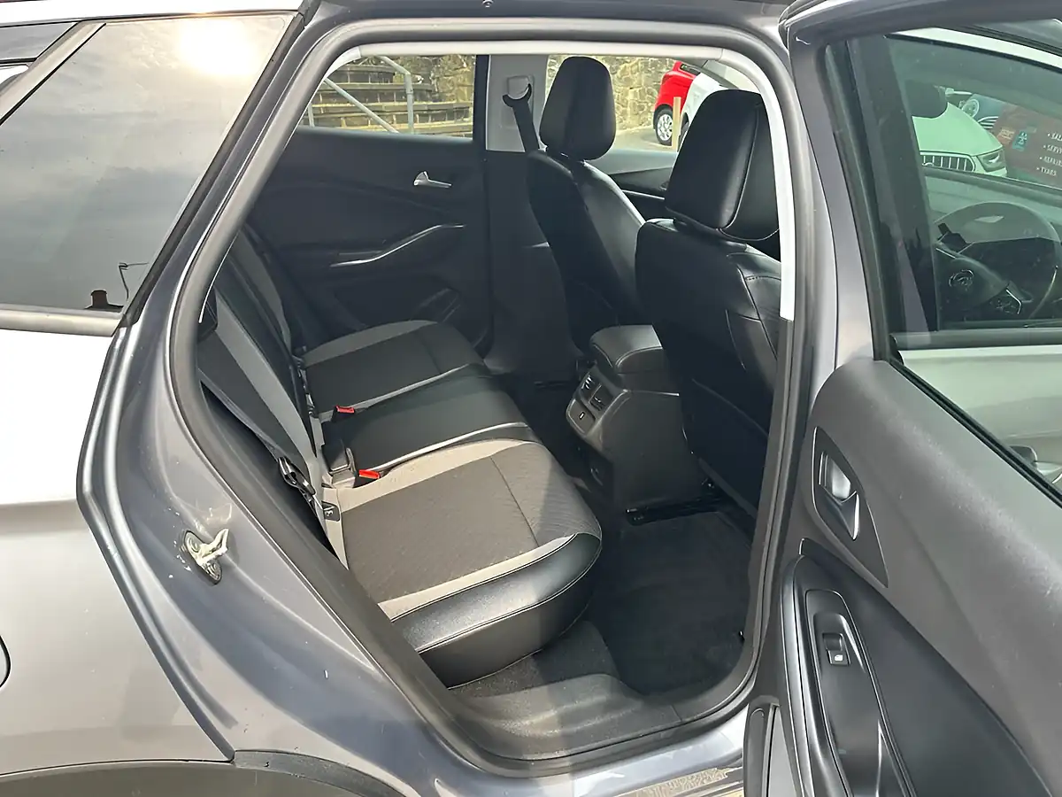 Used 2018 Vauxhall Grandland X Sport Nav Grey - Interior and Exterior details 19