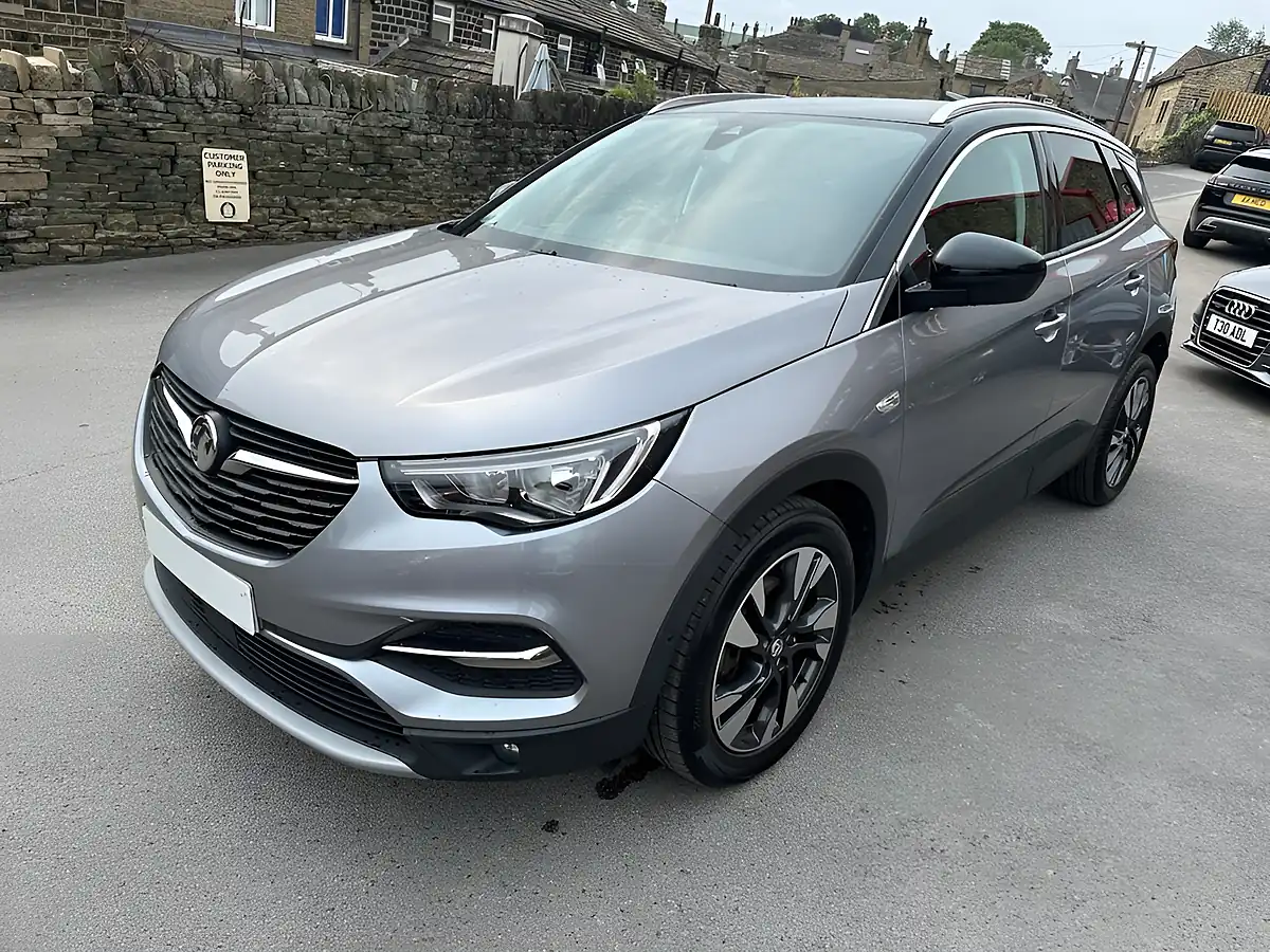 Used 2018 Vauxhall Grandland X Sport Nav Grey - Interior and Exterior details 4