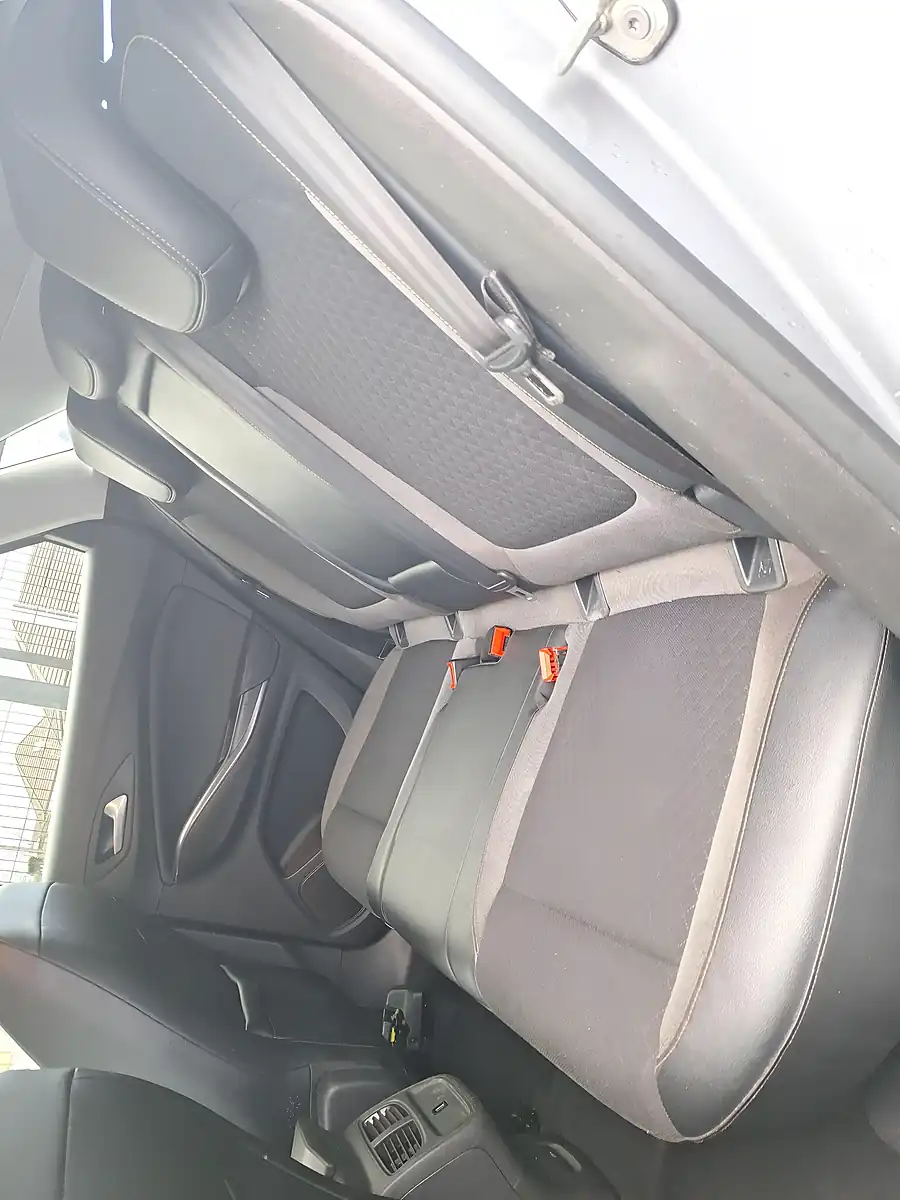 Used 2018 Vauxhall Grandland X Sport Nav Grey - Interior and Exterior details 12