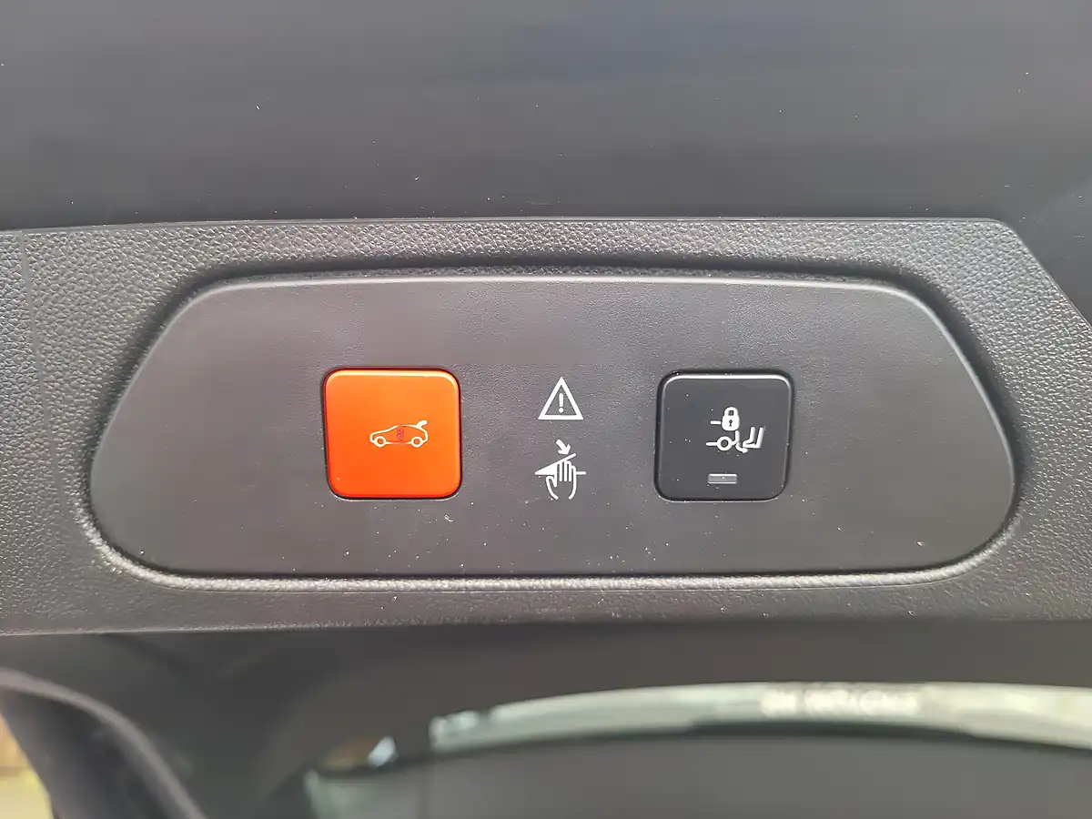 Used 2018 Vauxhall Grandland X Sport Nav Grey - Interior and Exterior details 14