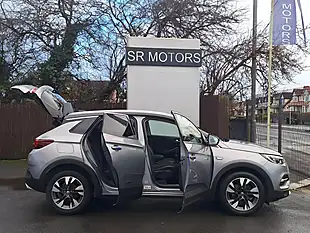 Used 2018 Vauxhall Grandland X Sport Nav Grey - Interior and Exterior details 7