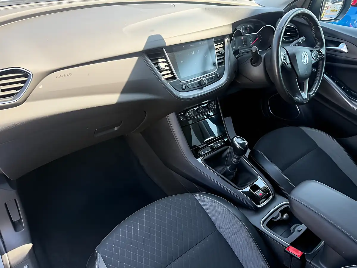 Used 2018 Vauxhall Grandland X Sport Nav Grey - Interior and Exterior details 11