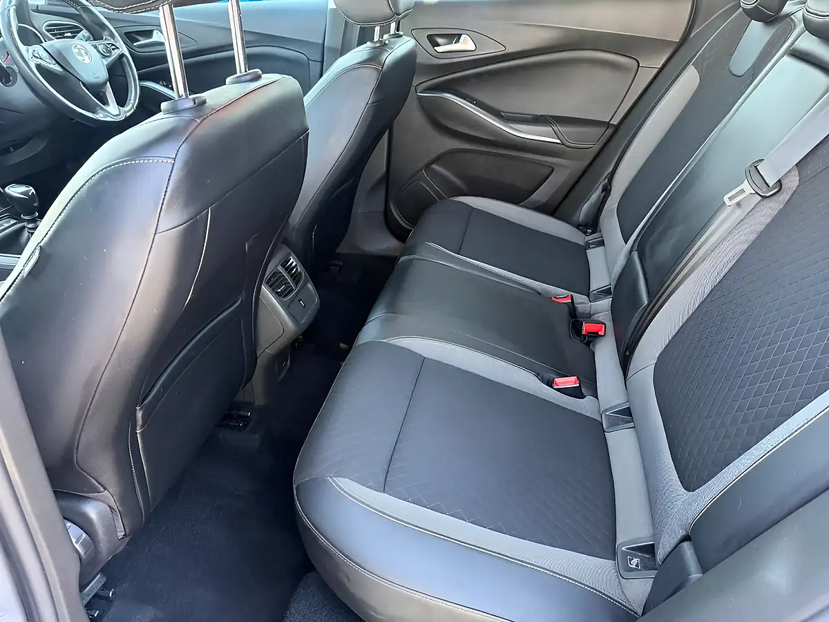 Used 2018 Vauxhall Grandland X Sport Nav Grey - Interior and Exterior details 12