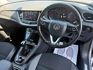 Used 2018 Vauxhall Grandland X Sport Nav Grey - Interior and Exterior details 13