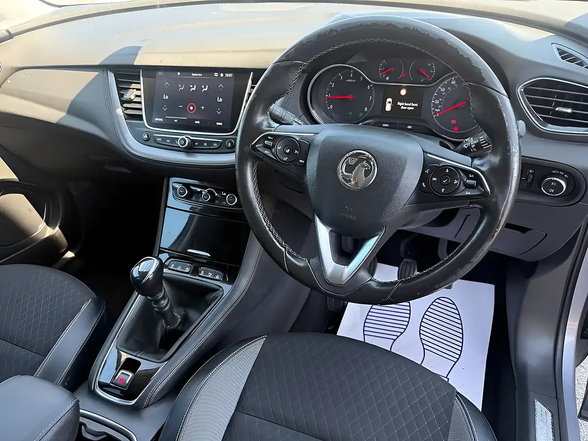 Used 2018 Vauxhall Grandland X Sport Nav Grey - Interior and Exterior details 13