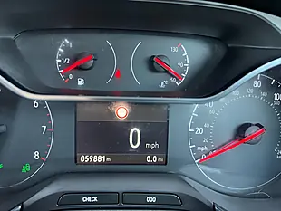 Used 2018 Vauxhall Grandland X Sport Nav Grey - Interior and Exterior details 14