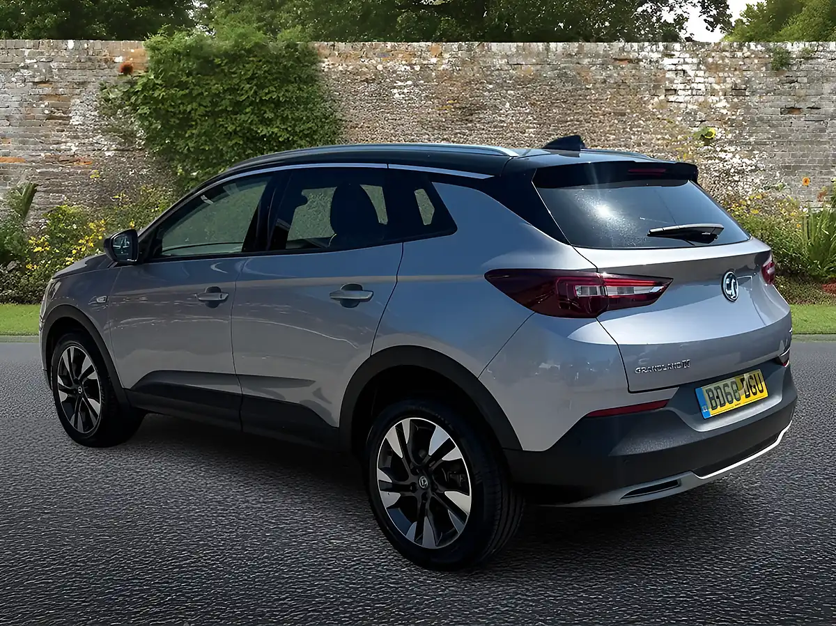 Used 2018 Vauxhall Grandland X Sport Nav Grey - Interior and Exterior details 6
