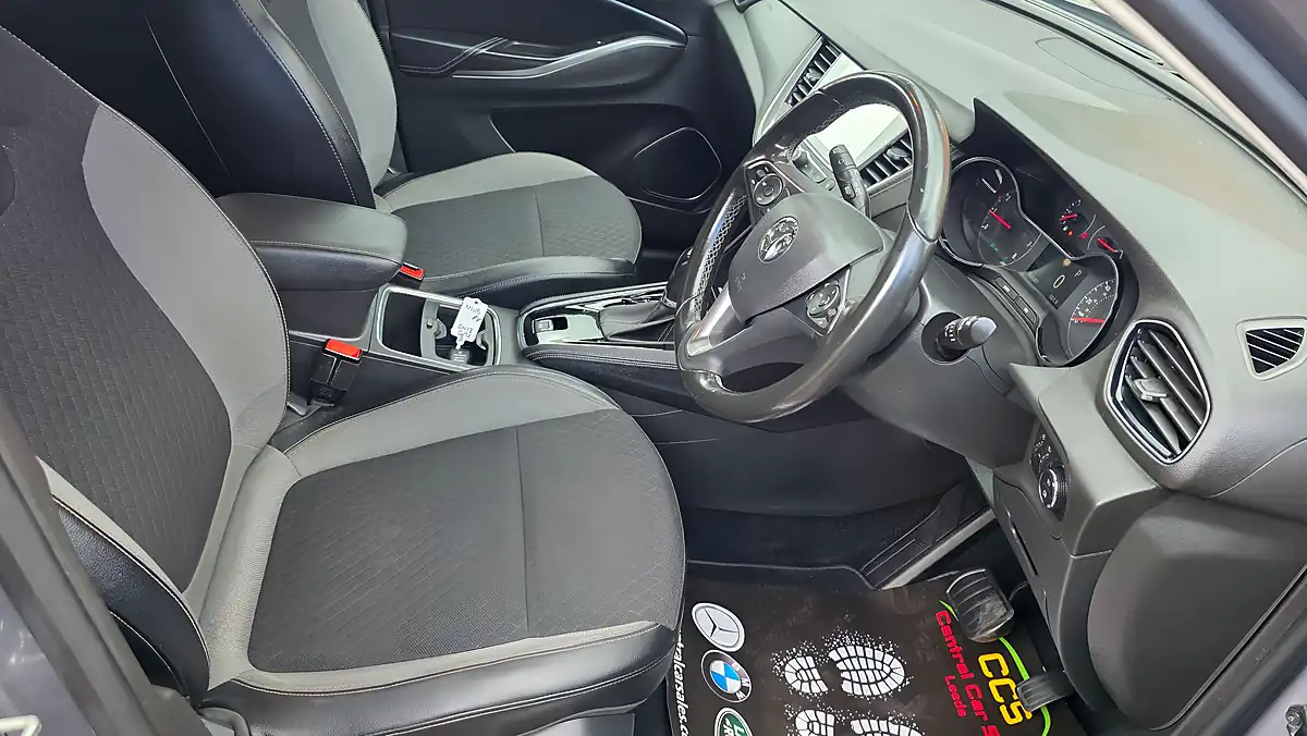 Used 2018 Vauxhall Grandland X Sport Nav Grey - Interior and Exterior details 14