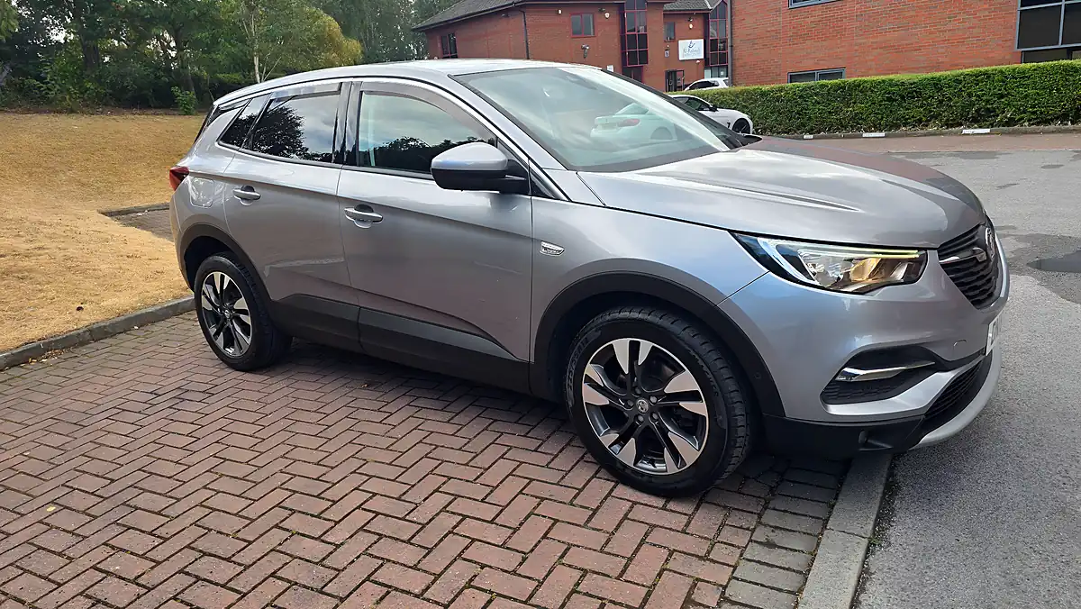 Used 2018 Vauxhall Grandland X Sport Nav Grey - Interior and Exterior details 4