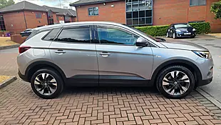 Used 2018 Vauxhall Grandland X Sport Nav Grey - Interior and Exterior details 9