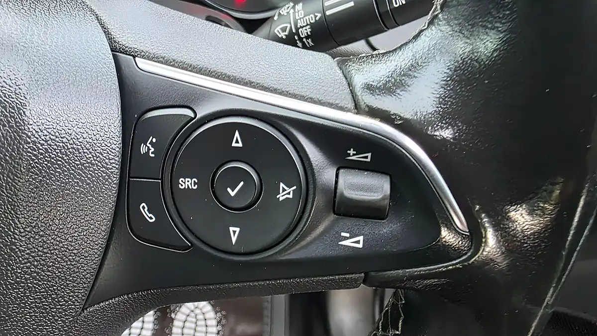 Used 2018 Vauxhall Grandland X Sport Nav Grey - Interior and Exterior details 13