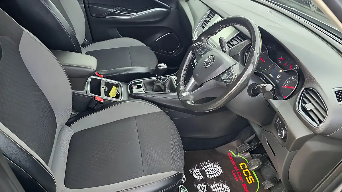 Used 2018 Vauxhall Grandland X Sport Nav Grey - Interior and Exterior details 14