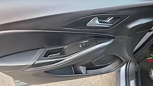 Used 2018 Vauxhall Grandland X Sport Nav Grey - Interior and Exterior details 17